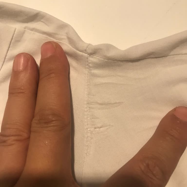 I Found a Fabric Tear on My DeFacto White Shirt After 2 Months of Use