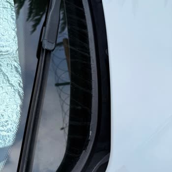 BMW F30 Silecek Izgarası Fitilinin Kronik Sorunu Ve Hayal Kırıklığı