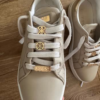 Guess Marka Ayakkabıda Kısa Sürede Yaşanan Sorunlar Ve Mağaza İlgisizliği