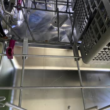 Arçelik 6384hc Bulaşık Makinesinde Süregelen Paslanma Ve Sepet Sorunu