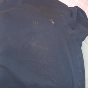 Sıvı Deterjan Kıyafetlerde Kalıcı Lekeler Bıraktı