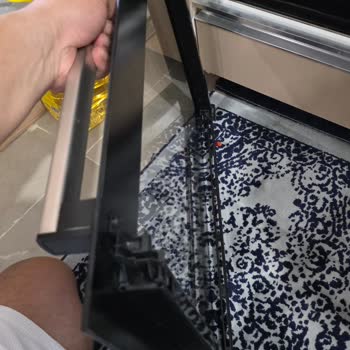 Fırının Camı Patladı Garanti Ücret Talep Ediyor