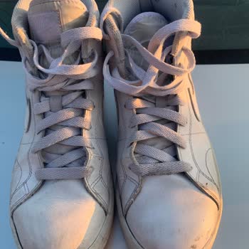 Nike Air Max Ayakkabının Tabanında Kısa Sürede Açılma Ve Destek Eksikliği