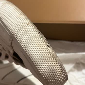 Kullanılmış Ve Kusurlu Ayakkabı, Satıcı Muhatap Olmuyor!