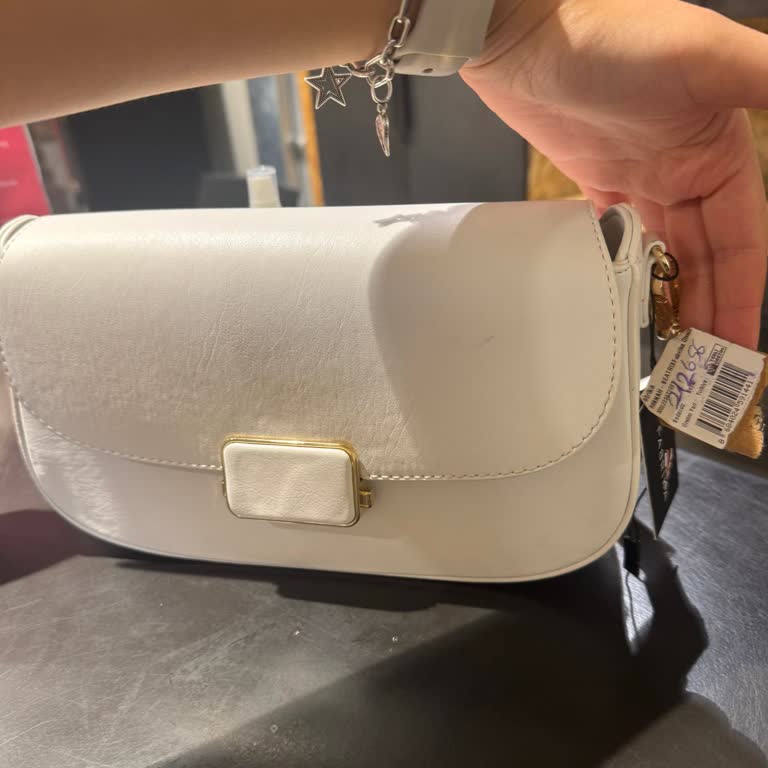 Değişim Fişiyle Alınan Hediye Çantada Barkod Sorunu Nedeniyle Değişim Yapılmadı