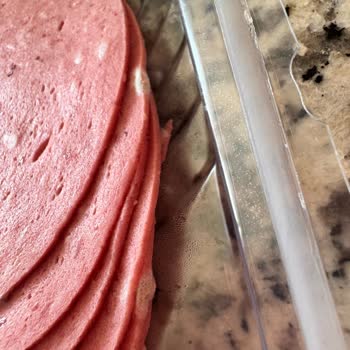 Küflü Salam Teslimatı Sonrası İade Sürecinde Yaşanan İlgisizlik