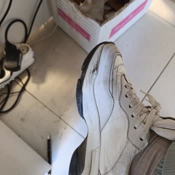 Krem Ayakkabıda Silinmeyen Lekeler Ve Yetersiz Çözüm Mağduriyetim