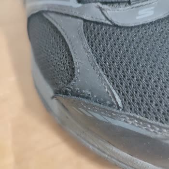 Skechers Ayakkabının Dikişleri Kısa Sürede Söküldü, Garanti Desteği Yok