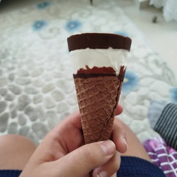 Aldığım Dondurmada Fındık Eksik Çıktı