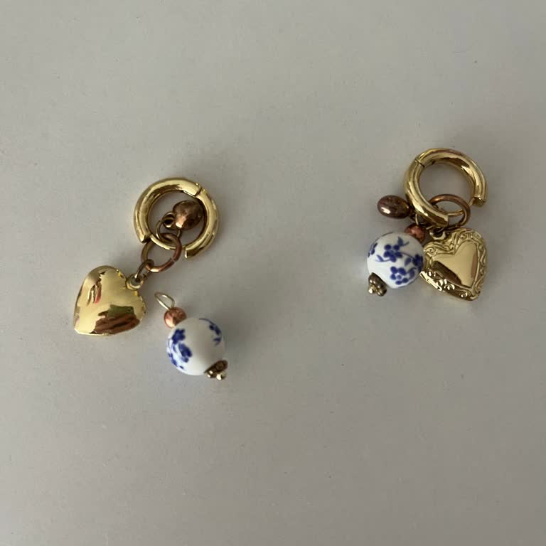 Asley Accessories & Cafe Çelik Küpe Renk Değişimi