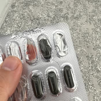 Nasfarma Sağlık Ürünleri İlaç Aldık Ve İçinden Kocaman Bir Saç Çıktı