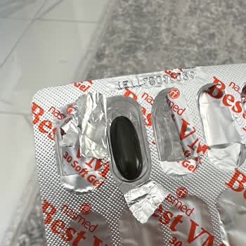 Nasfarma Sağlık Ürünleri İlaç Aldık Ve İçinden Kocaman Bir Saç Çıktı