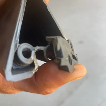 Koltuk Takımı Ayaklarındaki Kalitesiz Malzeme Hayal Kırıklığı Yarattı