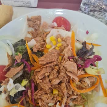 Kızılay AVM Sayrem'de Bozuk Ton Balıklı Salata Ve İlgisiz Personel