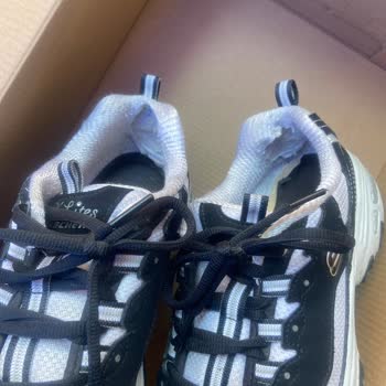 Skechers Mağazasında Ayakkabı Sorunu Ve Mağaza Müdürünün Tutumu