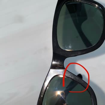 Rayban Gözlükte Kısa Sürede Lekelenme Ve Orijinallik Şüphesi Yaşadım
