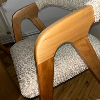 Aldığım Sandalyeler Hâlâ Eksik Ve Renkleri Uyumsuz