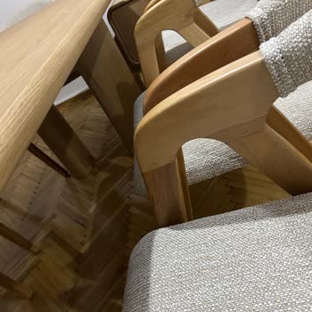 Aldığım Sandalyeler Hâlâ Eksik Ve Renkleri Uyumsuz