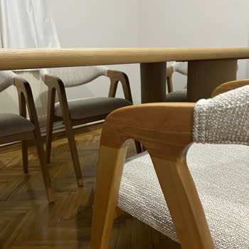 Aldığım Sandalyeler Hâlâ Eksik Ve Renkleri Uyumsuz