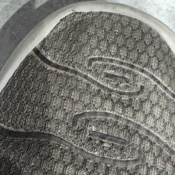 Yüksek Fiyatlı Nike Ayakkabı 1 Ayda Yırtıldı: İade Veya Değişim Talebi