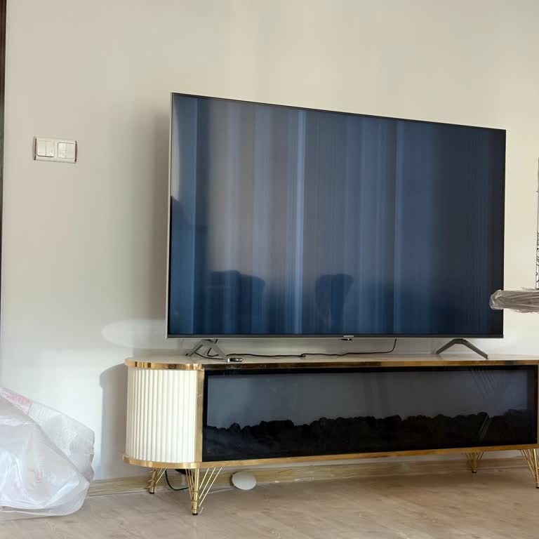 Yeni Alınan Televizyonun Ekranında Sorun Çıkması Ve Servis İlgisizliği