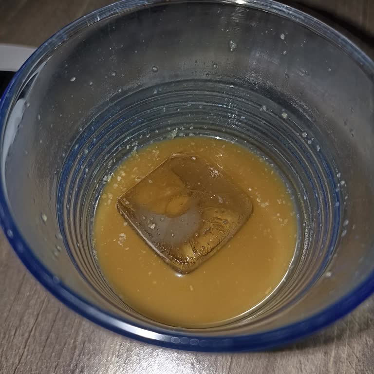 Soğuk Kahvede Beyaz Taneciklerle Karşılaşma Ve Hijyen Endişesi