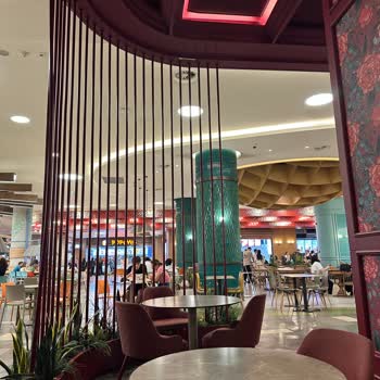 Vialand AVM'de Sıcak Ve Koku Nedeniyle Zor Anlar Yaşadık