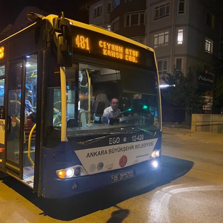 EGO Otobüsünde Çocuk Arabasıyla Tehlikeli Anlar Ve Şoförün Olumsuz Tavrı