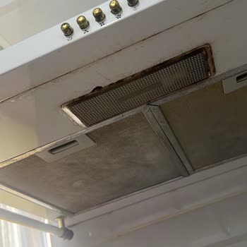 Davlumbazın Boyası Kısa Sürede Döküldü, Servis Çözüm Sunmuyor