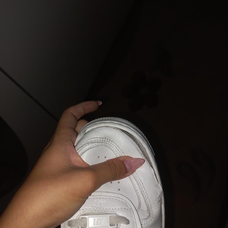 Nike Ayakkabıda Deri Çatlağı Ve Yapışkan Sorunu Sonrası Mağduriyet