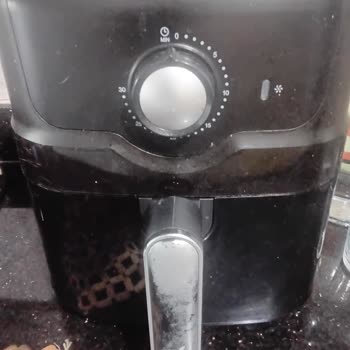 Sinbo Airfryer'ın Haznesi Kısa Sürede Soyuldu Ve Paslandı