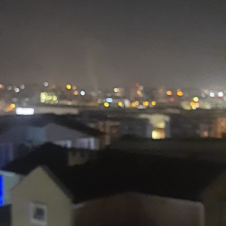 Fabrika Dumanı Ve Tır Yoğunluğu Mahallemizi Zehirliyor