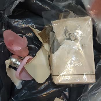 Kırık Ve Sızdıran Parfümler, İlgisiz Müşteri Hizmeti