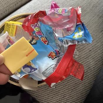 Toybox Sakızından Çıkan Plastik Parçası Oğlumu Riske Attı