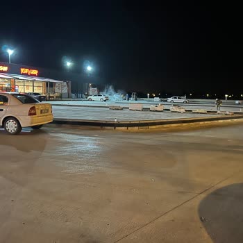 Uyarı Levhası Eksikliği Nedeniyle Lastiğim Zarar Gördü