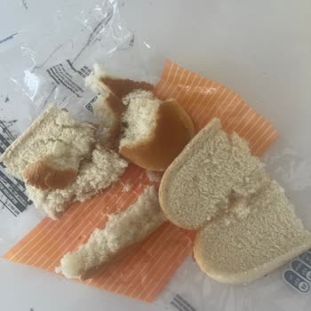 UNO&nbsp;Ekmek Son Kullanma Tarihi Geçmemiş Sandviç Ekmeği Bayat Çıktı!