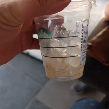 Starbucks'ta Ice Latte'nin Fazla Buzlu Ve Eksik Kahveli Sunulması Nedeniyle Memnuniyetsizlik