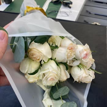 Soluk Ve Özensiz Çiçek, İlgisiz Müşteri Hizmeti