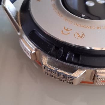 Dayanıklı Diye Aldığım Saat Kısa Sürede Paslandı