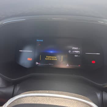 Sıfır Kilometre Renault Clio Yolda Kaldı, Servis Ve İkame Araç Mağduriyeti