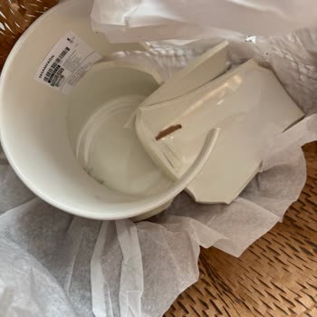 Kırık Gelen Saksılar Ve İade Talebine Cevap Verilmemesi