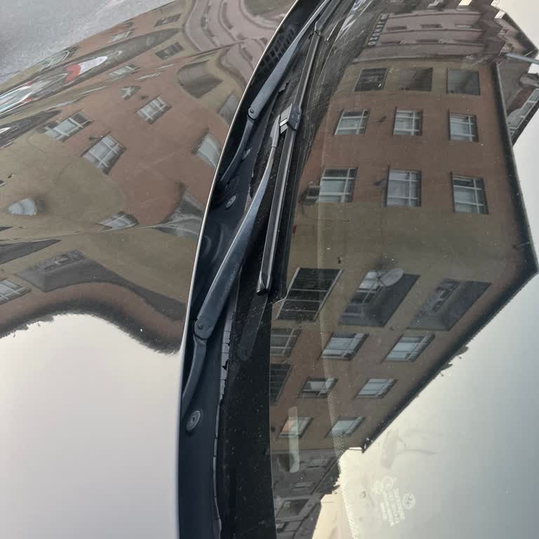 BMW 520D Ön Cam Fitil Sorunu İçin Çözüm Bekliyorum