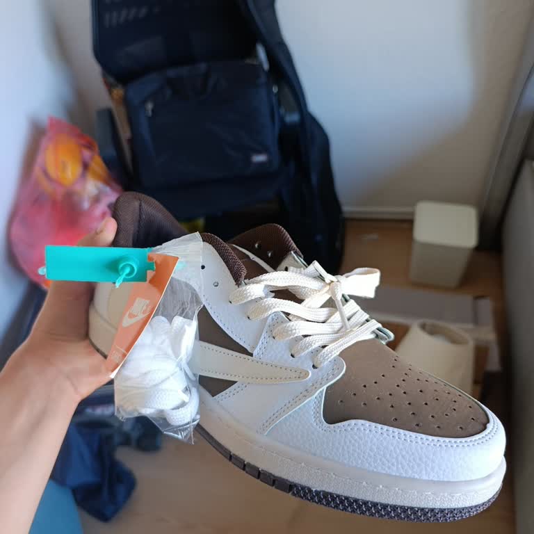 Sipariş Teslimat Süresinin Uzunluğu Ve İletişim Eksikliği