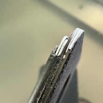 Apple Akasya AVM'den Alınan Kılıf Ve Cüzdanın Kısa Sürede Deforme Olması