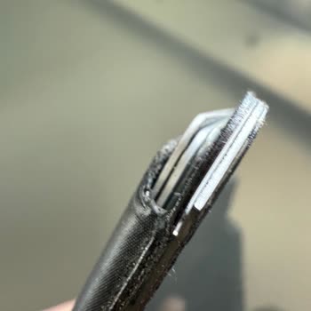 Apple Akasya AVM'den Alınan Kılıf Ve Cüzdanın Kısa Sürede Deforme Olması