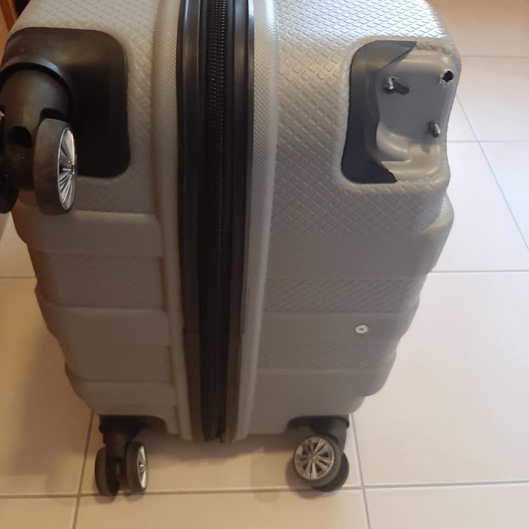 SunExpress beschädigt mein Gepäck und ignoriert meine Reklamation trotz klarer Beweise