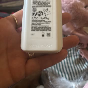 I Bought La Roche-Posay Cream and It Came Out Watery and Defective Despite Valid Expiry