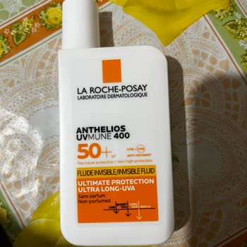 I Got a La Roche-Posay Sunscreen That Smells Spicy and Looks Dark Yellow