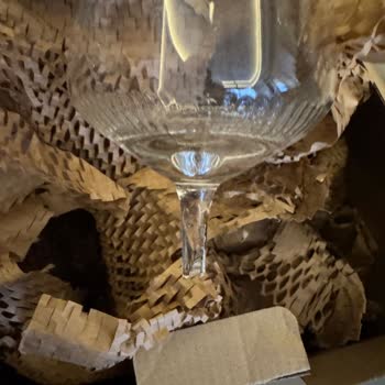 Kargo İle Gelen Tüm Kadehler Kırık Çıktı, Müşteri Hizmetlerine Ulaşamıyorum