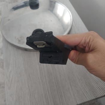 Fissler Düdüklü Tencere Sapı Kırıldı, Müşteri Hizmetlerine Ulaşılamıyor